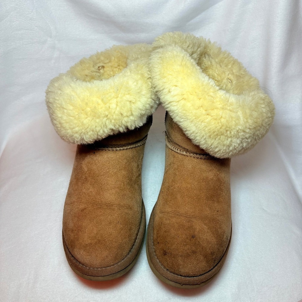 UGG Australia Classic Bailey Button Chestnut Suede Sheepskin Boots 5803 Womens 7